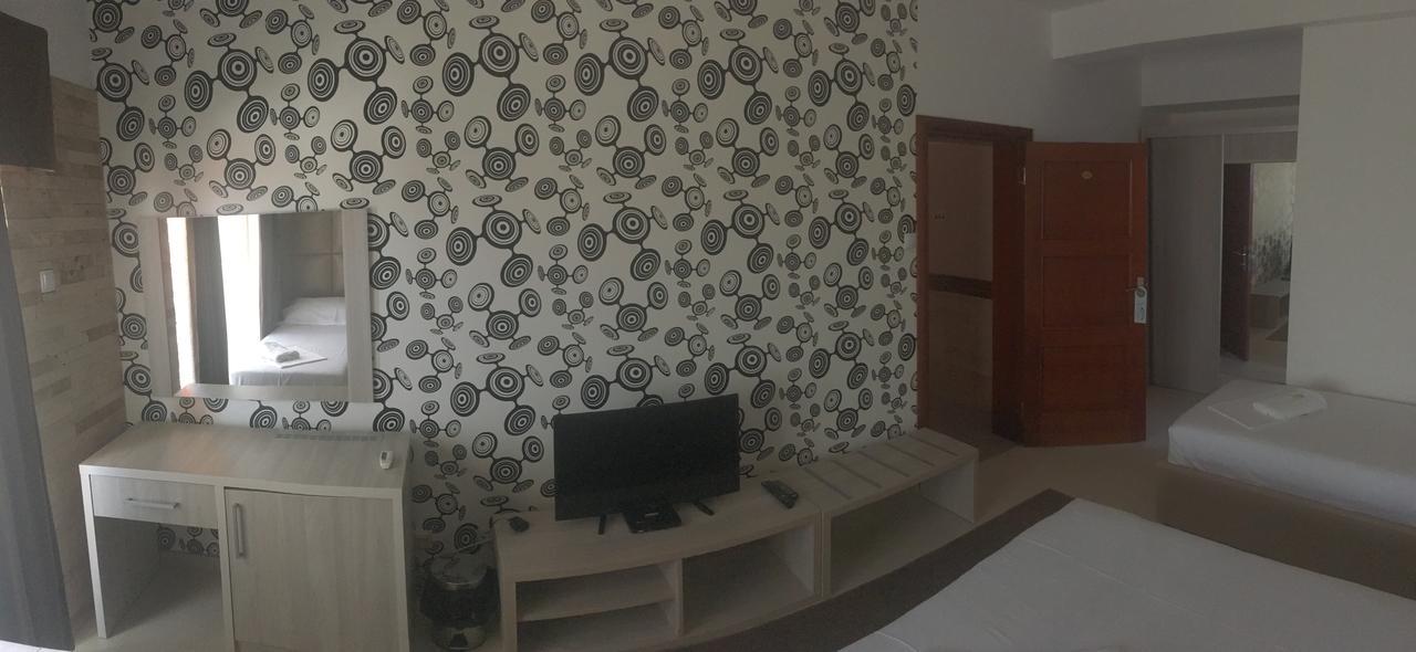 Hotel Imperial Улцин Екстериор снимка