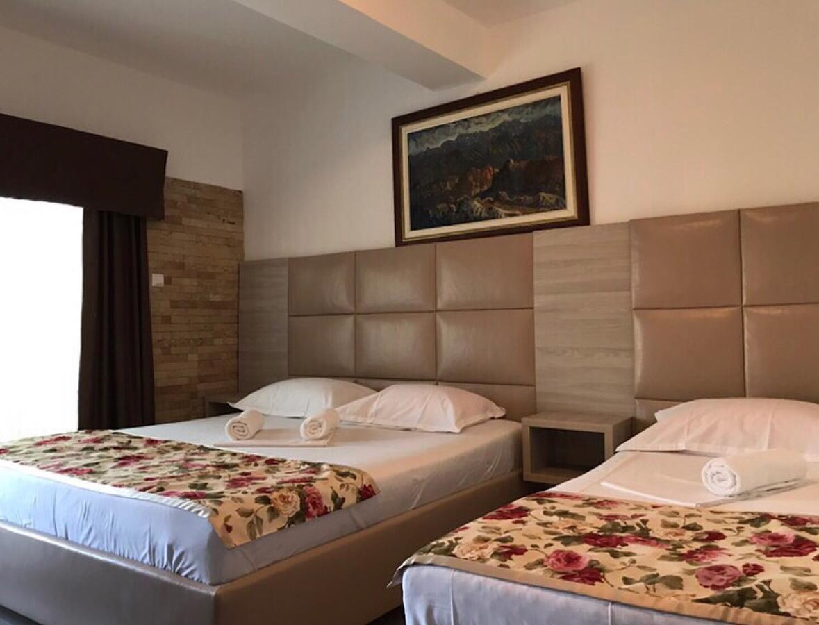 Hotel Imperial Улцин Екстериор снимка