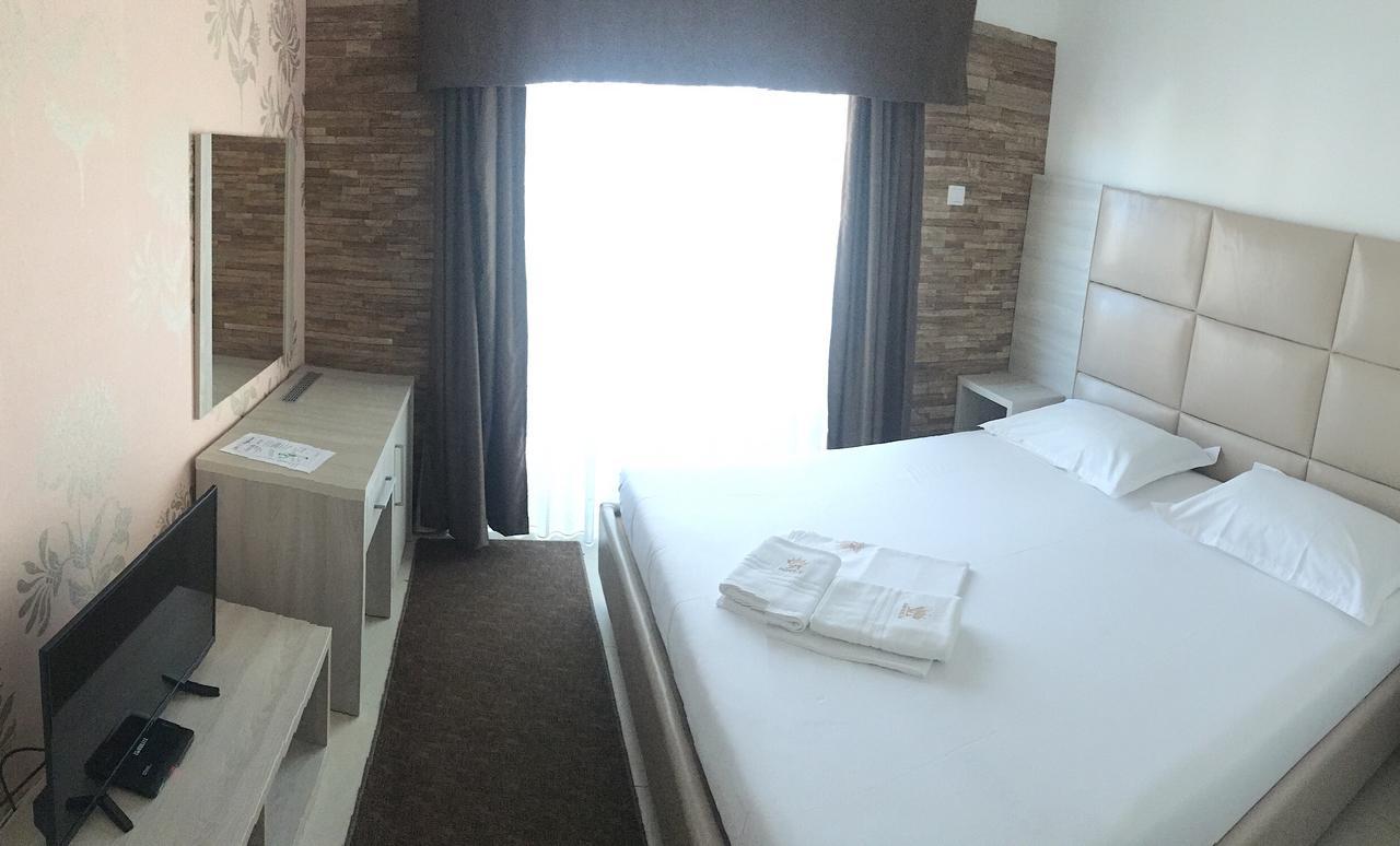 Hotel Imperial Улцин Екстериор снимка