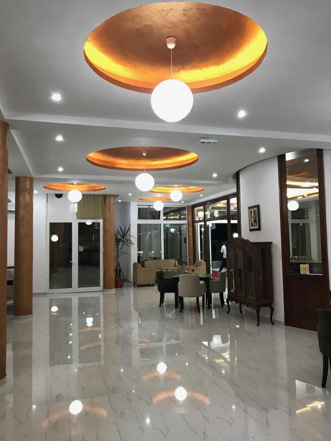 Hotel Imperial Улцин Екстериор снимка