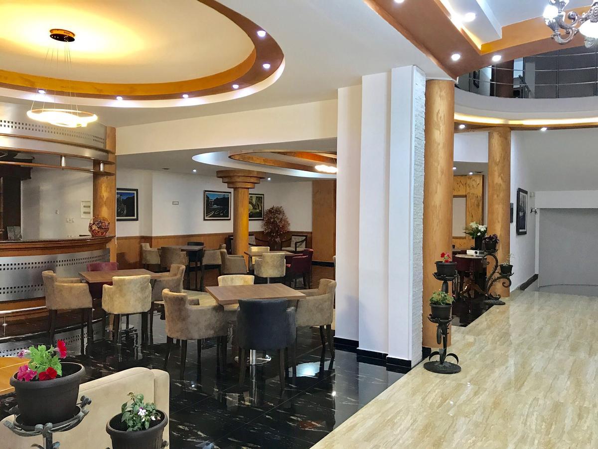 Hotel Imperial Улцин Екстериор снимка