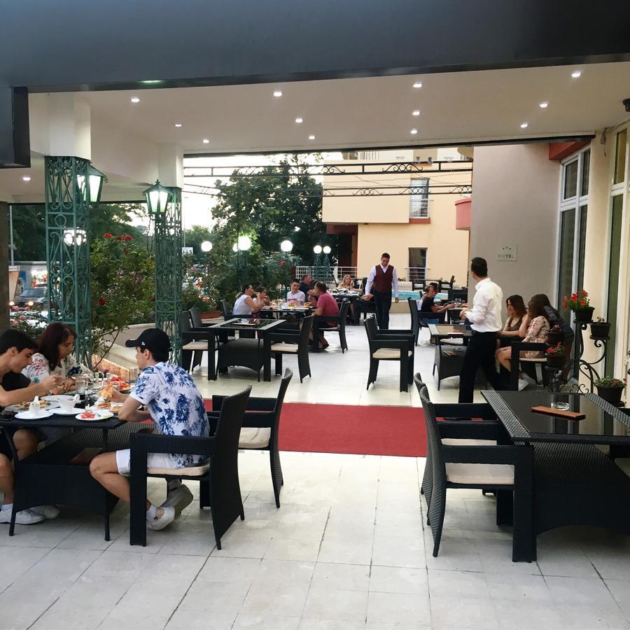 Hotel Imperial Улцин Екстериор снимка