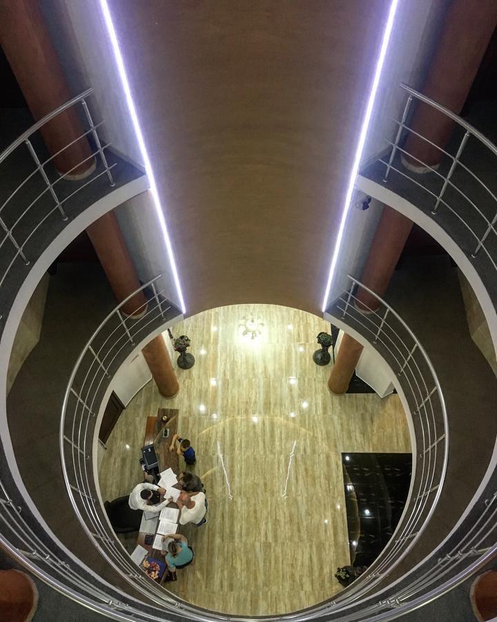 Hotel Imperial Улцин Екстериор снимка